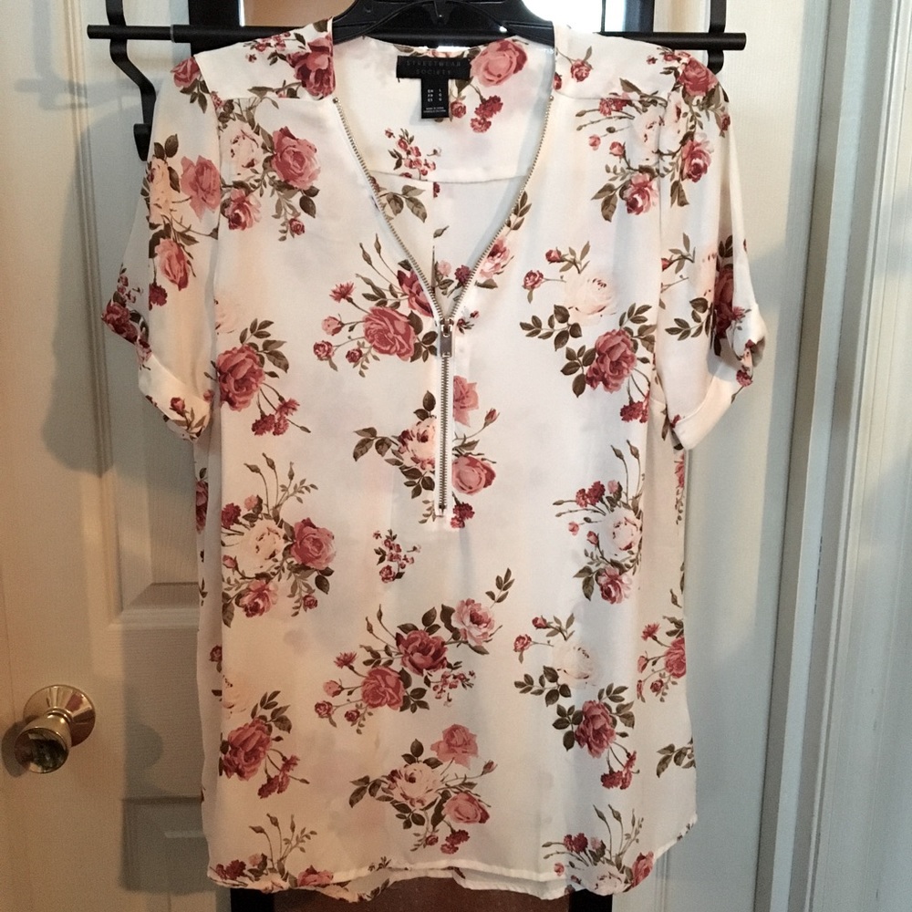 Floral Zippered Blouse
